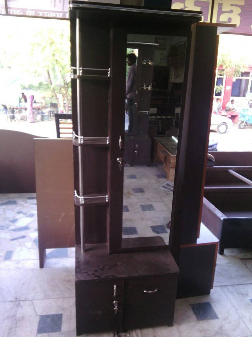 DRESSING TABLE